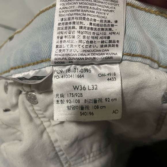 Levi’s Light Wash Men's Jeans - Picture 6 of 6